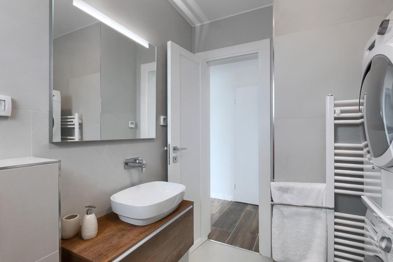 Exclusive Apartments Ellen & Micol-With 3 Free Mountain Bikes Pjescana Uvala Exterior photo