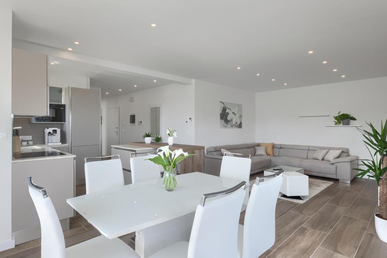 Exclusive Apartments Ellen & Micol-With 3 Free Mountain Bikes Pjescana Uvala Exterior photo